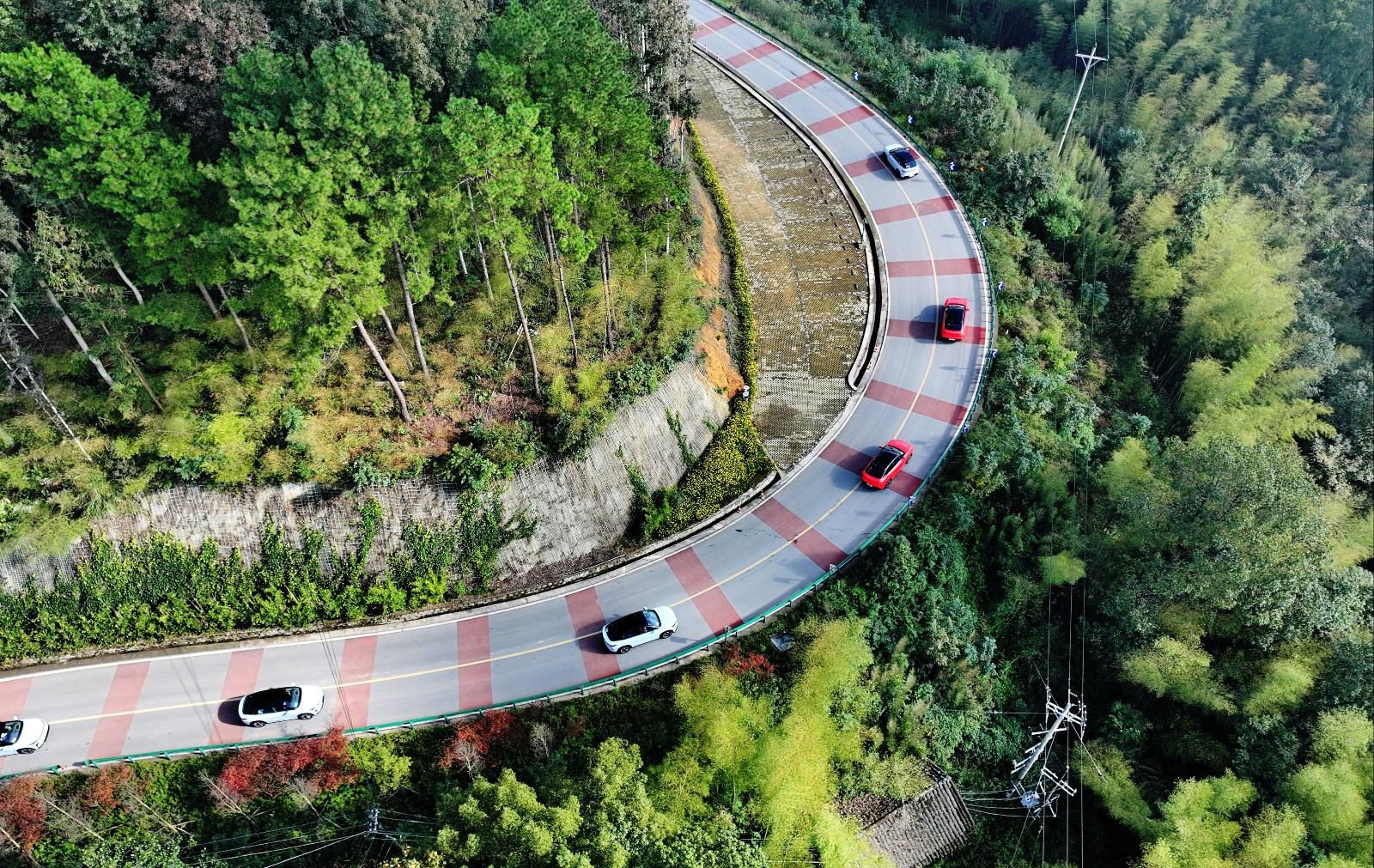 睿蓝7的出色之处 突破创新 打造高性价比纯电家用SUV