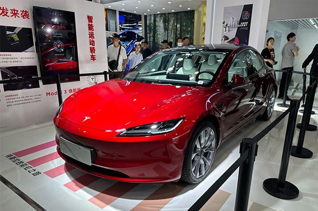 新款特斯拉Model 3正式亮相 共推出两款车型
