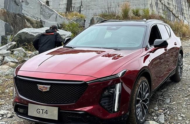 凯迪拉克GT4无伪装谍照曝光 定位轿跑SUV型