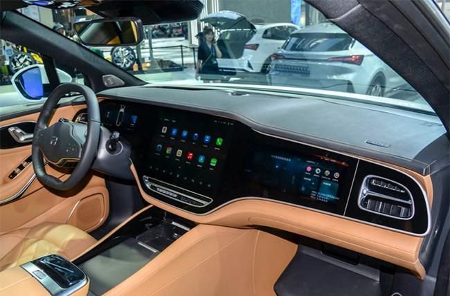 飞凡R7内饰图实拍曝光 新车定位中大型SUV