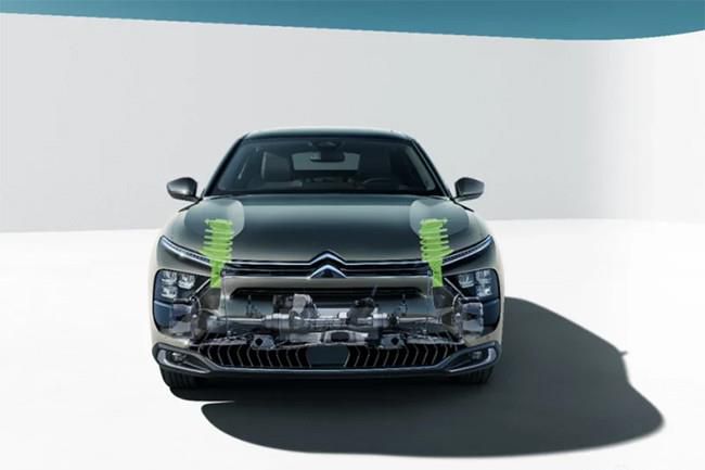 雪铁龙凡尔赛C5 X FM版上市 售价16.37万元