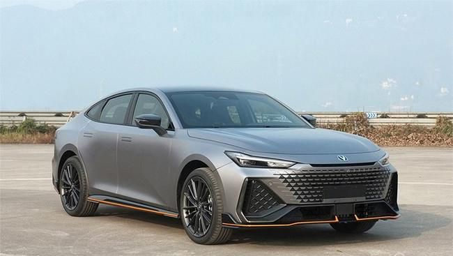 长安UNI-V2.0T版车型申报图 搭载2.0T发动机