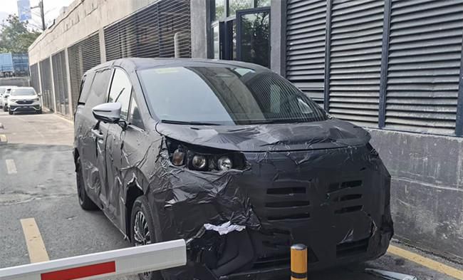 腾势MPV路试谍照曝光 有望今年4月正式亮相