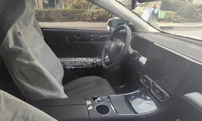 零跑C01最新内饰谍照 有望2022年上半年发布