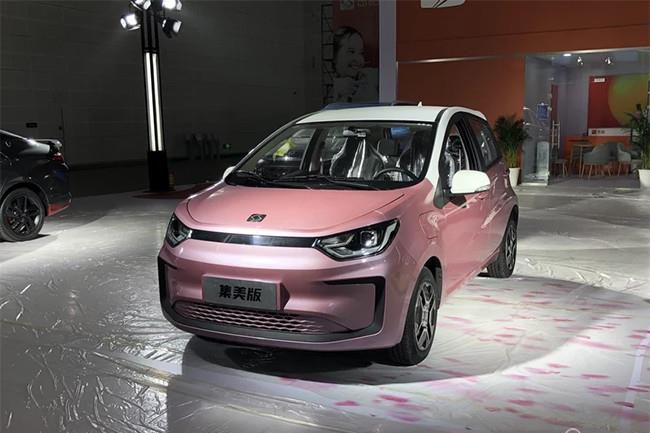 思皓E10X集美版实车亮相 定位纯电两厢微型