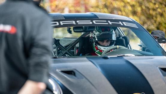 6:43.300 保时捷 911 GT2 RS 刷新纽博格林北环赛道单圈纪录