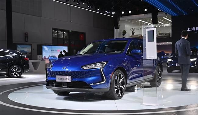 赛力斯华为智选SF5上市 售价21.68-24.68万