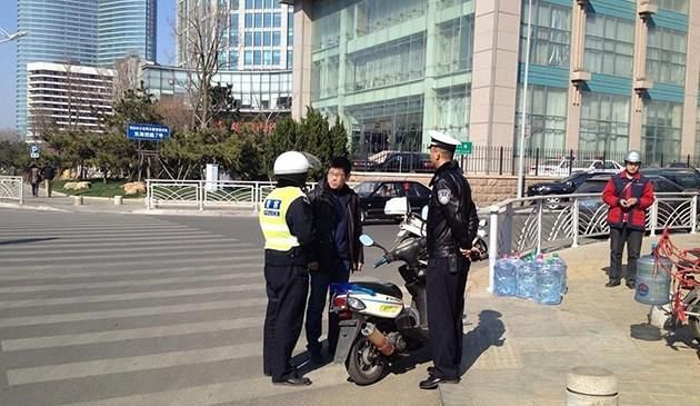 北京交警拟出摩托管理新政 长安街及其延长线全天禁行(图文)
