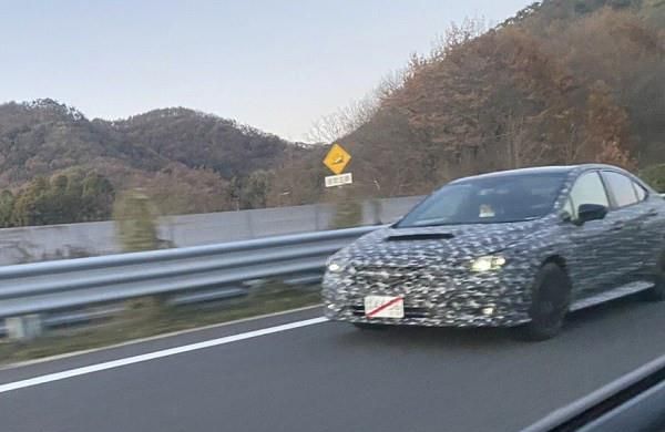 全新斯巴鲁WRX路试谍照 或将于2021年4月发布