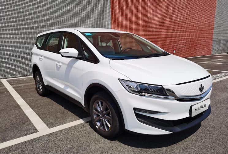 定位MPV/搭载换电技术 枫叶80V实车曝光