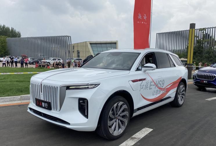 定位纯电动大型SUV 一汽红旗E-HS9