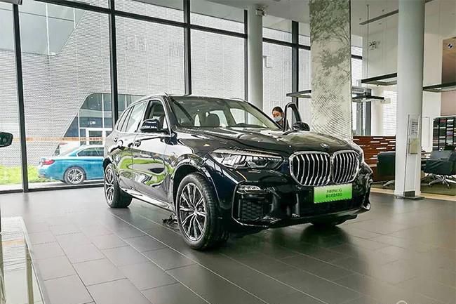 宝马全新X5 xDrive45e到店 售价84.99万元