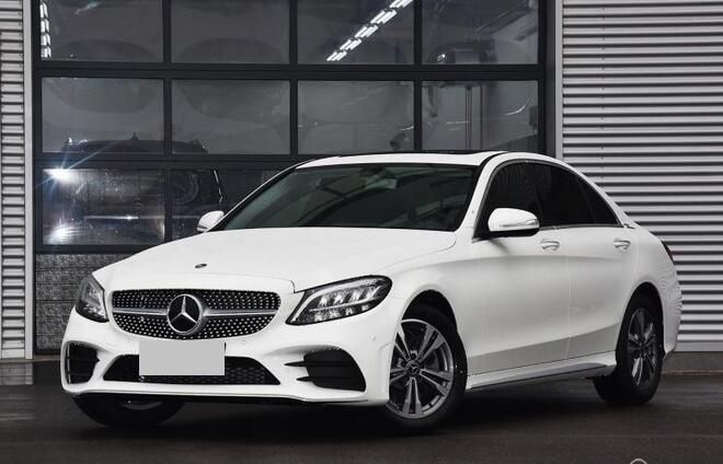 新款奔驰C 200 L上市 售30.78-31.58万