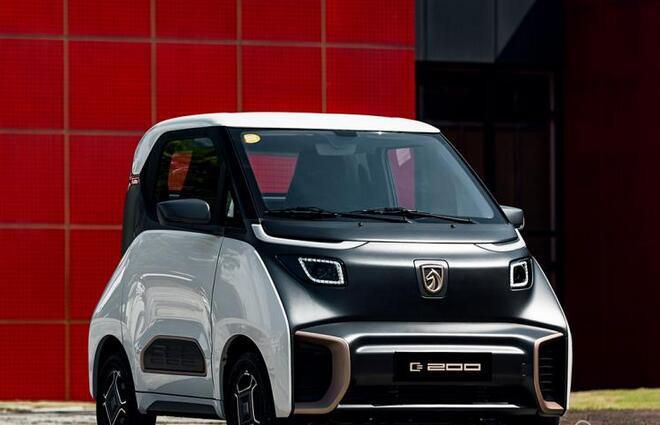 2019款宝骏E200上市 补贴后5.48万元起
