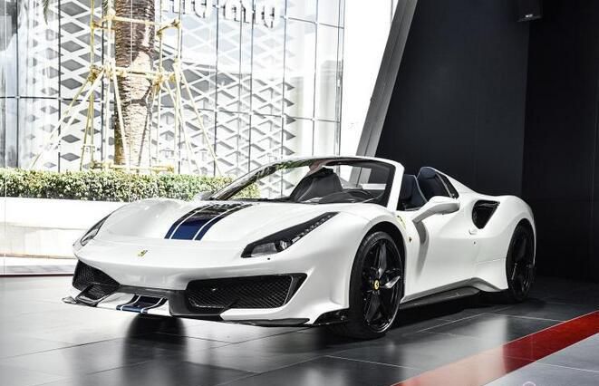 法拉利488 Pista Spider上市 售449.9万