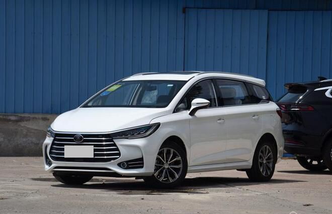 比亚迪宋MAX新车型上市 售9.19-10.19万