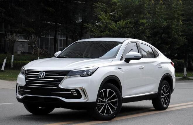 长安CS85 COUPE 1.5T预售价为12-14万元