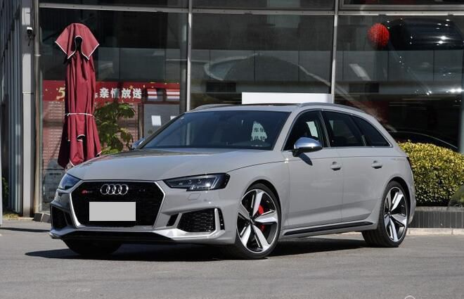 奥迪新RS 4/RS 5上市 售82.28-86.98万
