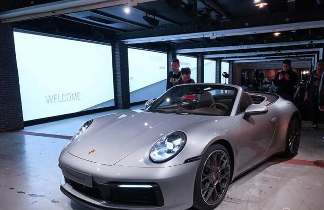 全新911敞篷版首发 12秒开启/关闭敞篷
