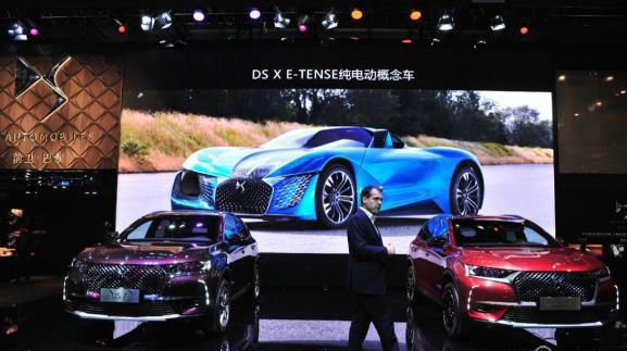 来自2035年的DS X E-TENSE，诠释最炫出行方式！
