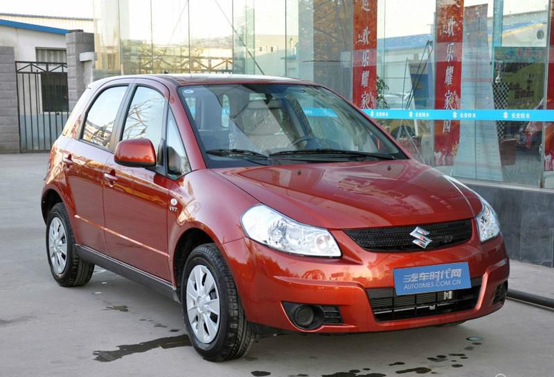 铃木天语SX4经典款上市 售7.98-8.98万
